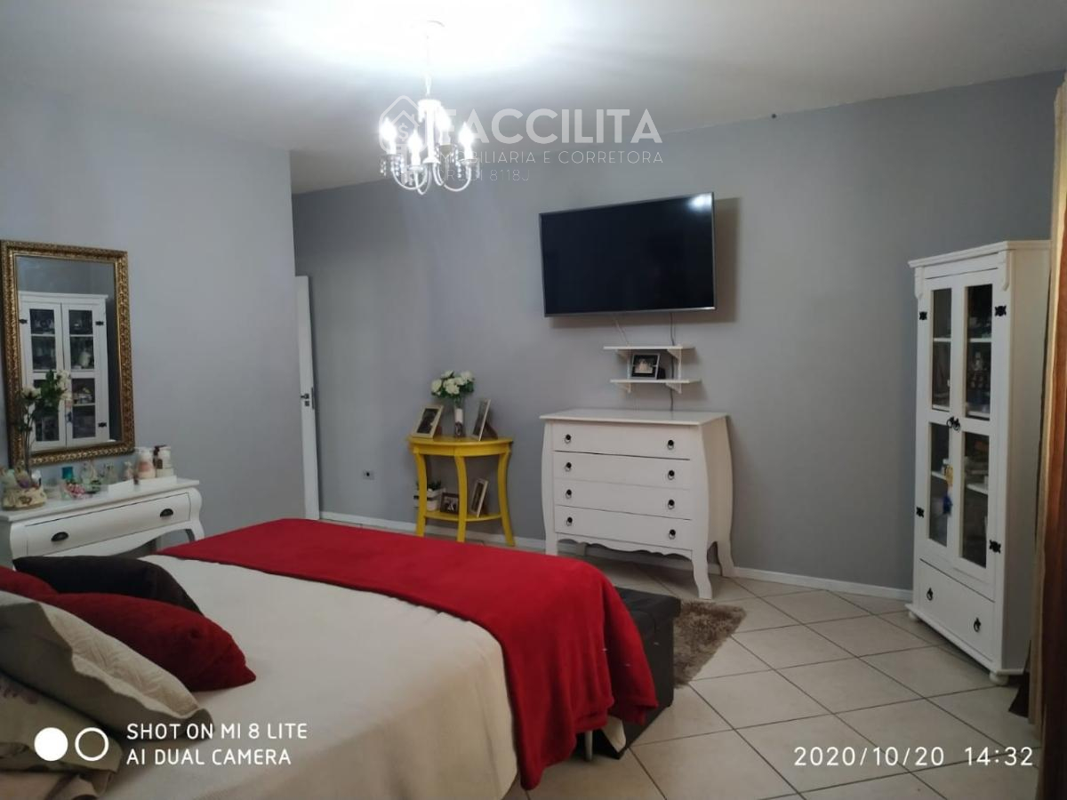 Casa à venda com 3 quartos, 200m² - ,