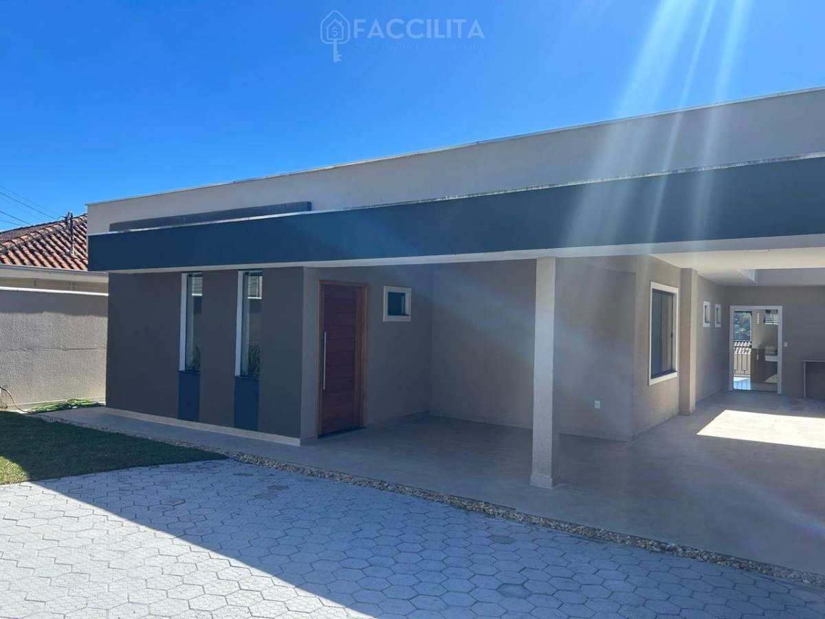  - Casa à venda em Joinville, Floresta, com 3 quartos, 213m²