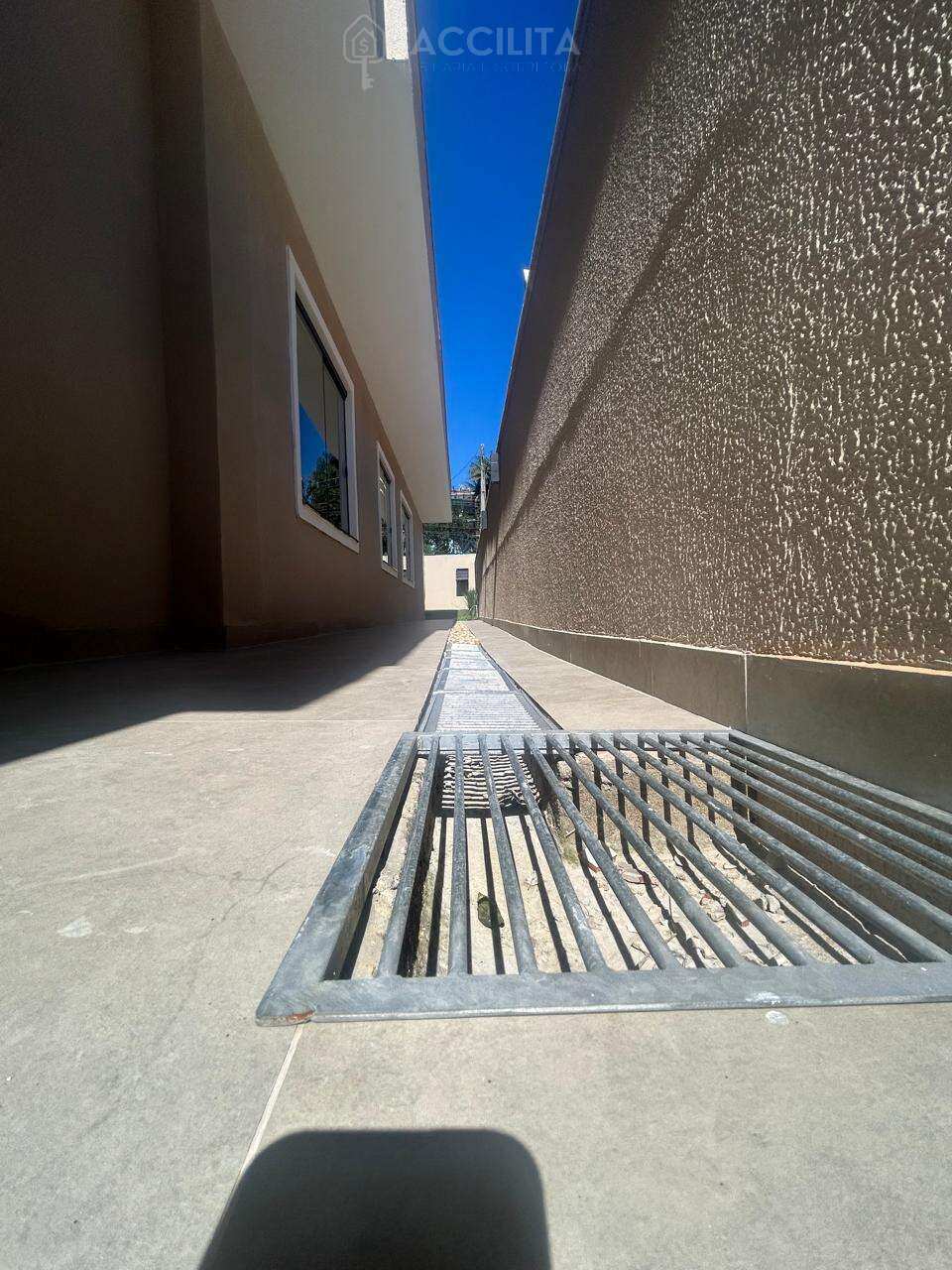 Casa à venda com 3 quartos, 213m² - Floresta,Joinville