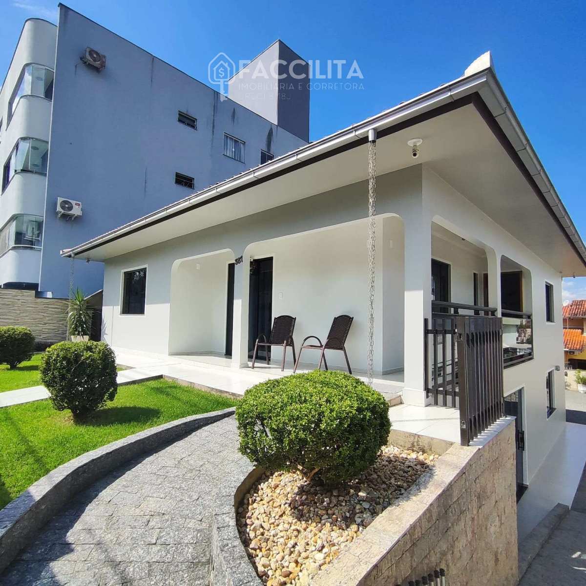 Casa à venda com 4 quartos, 156m² - Água Verde,Jaraguá do Sul