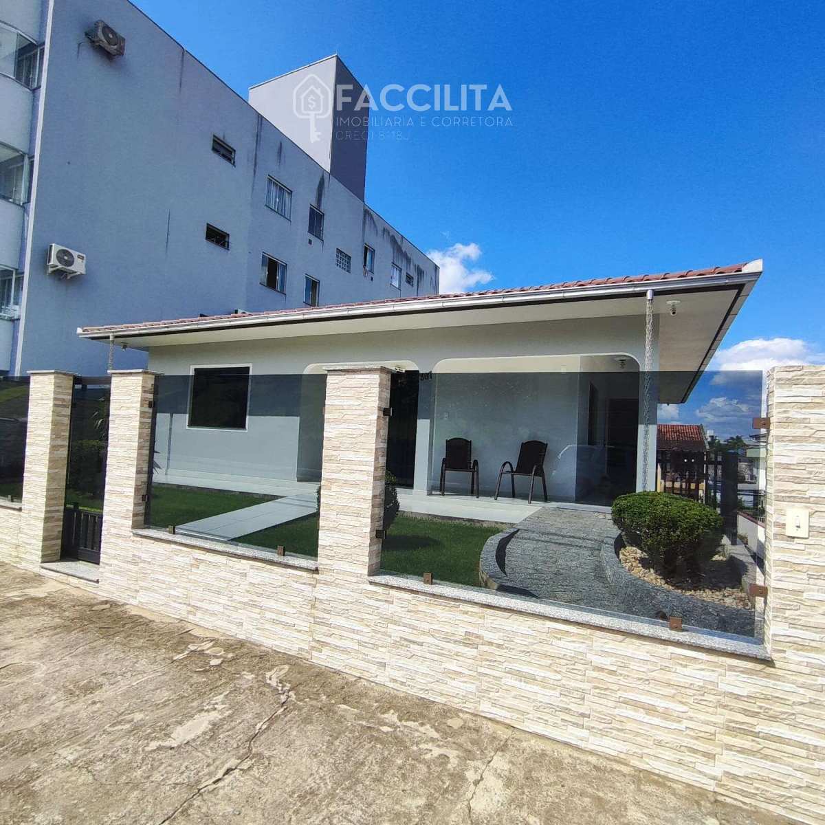 Casa à venda com 4 quartos, 156m² - Água Verde,Jaraguá do Sul