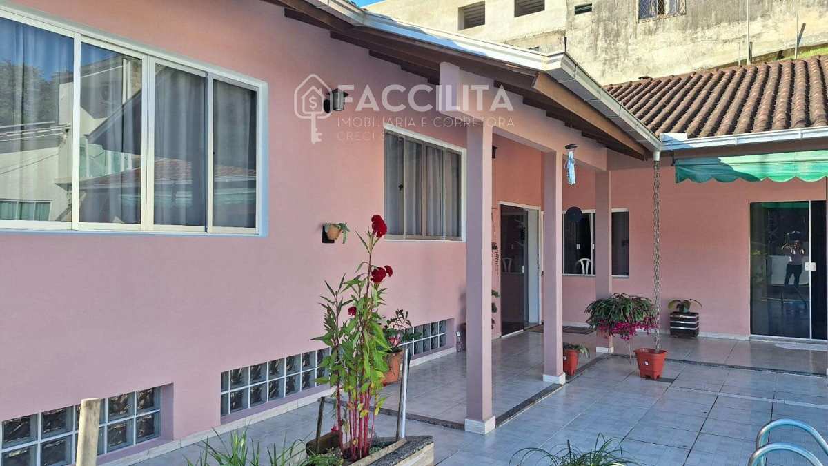 Casa à venda com 4 quartos, 200m² - Tifa martins,Jaraguá do Sul