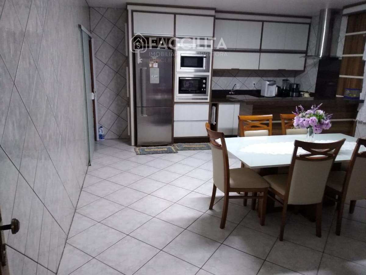  - Casa à venda em Jaraguá do Sul, Vila Lenzi, com 3 quartos, 392m²