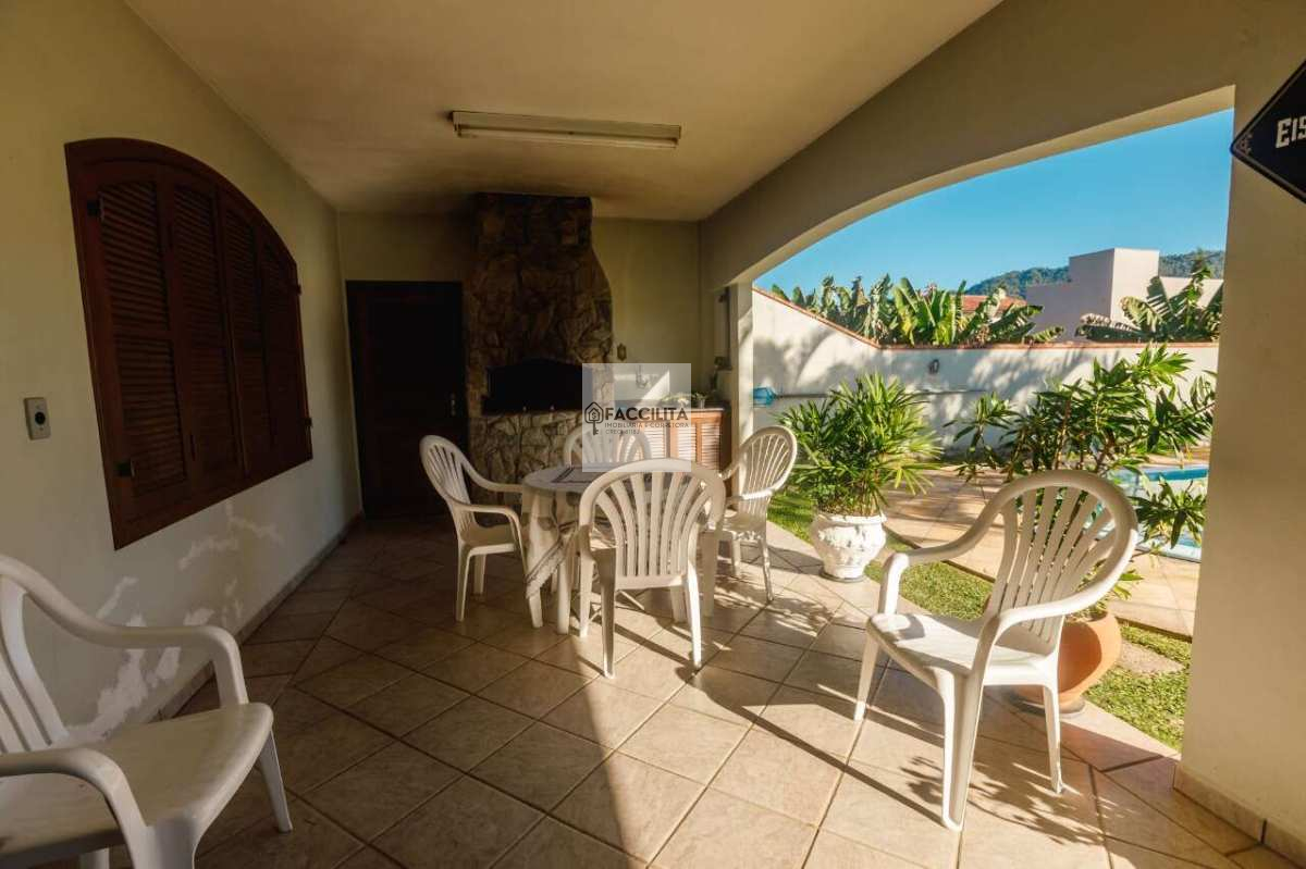  - Casa à venda em Schroeder, Centro sul, 1600m²