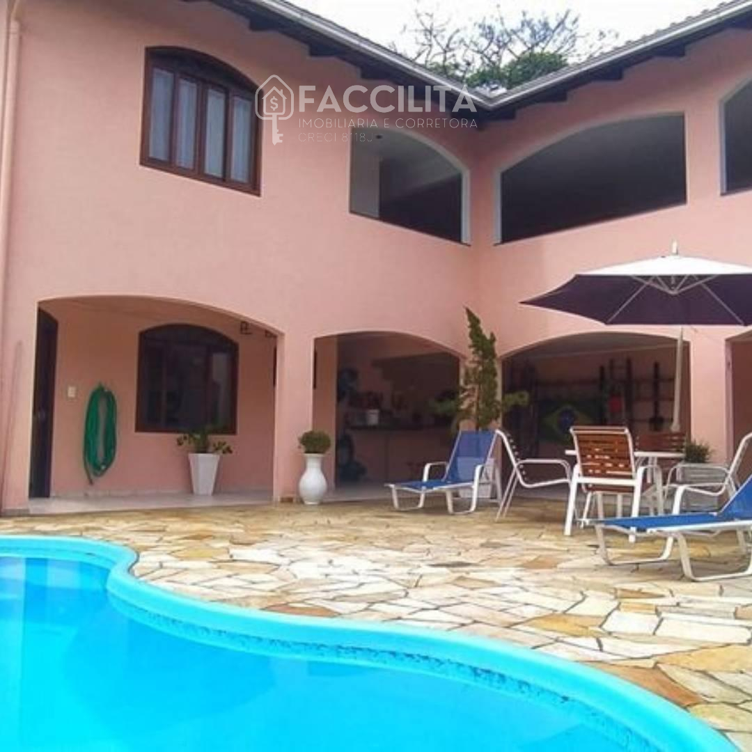 Casa à venda com 3 quartos, 260m² - Tifa Martins,Jaraguá do Sul