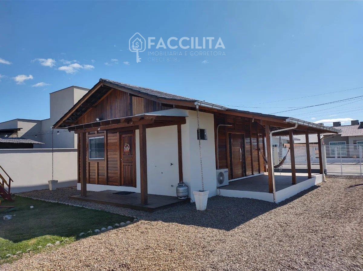 Casa à venda com 3 quartos - Escolinha,Guaramirim