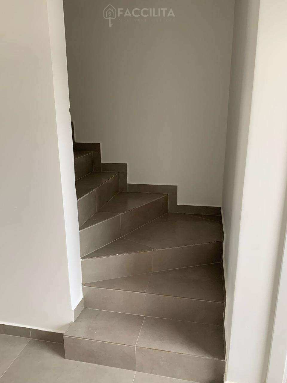  - Casa geminada à venda em Itapema, com 2 quartos, 81,63m²