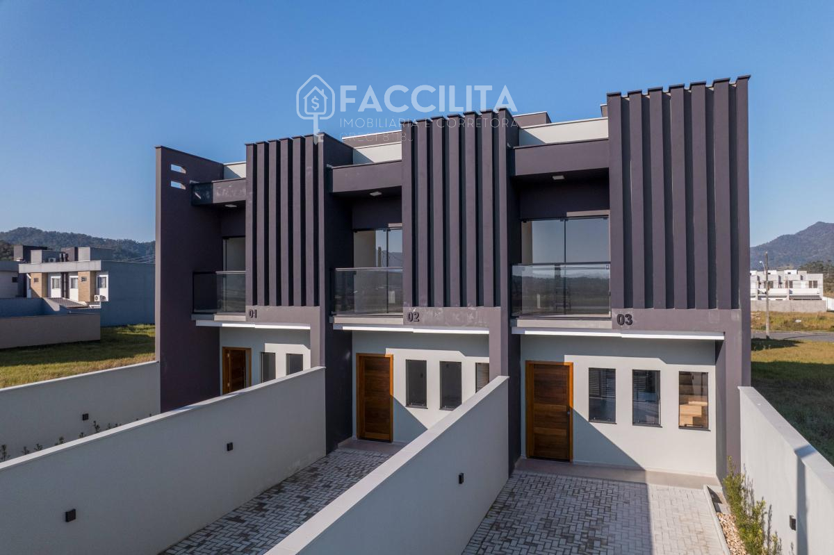 Casa geminada à venda com 2 quartos - ,