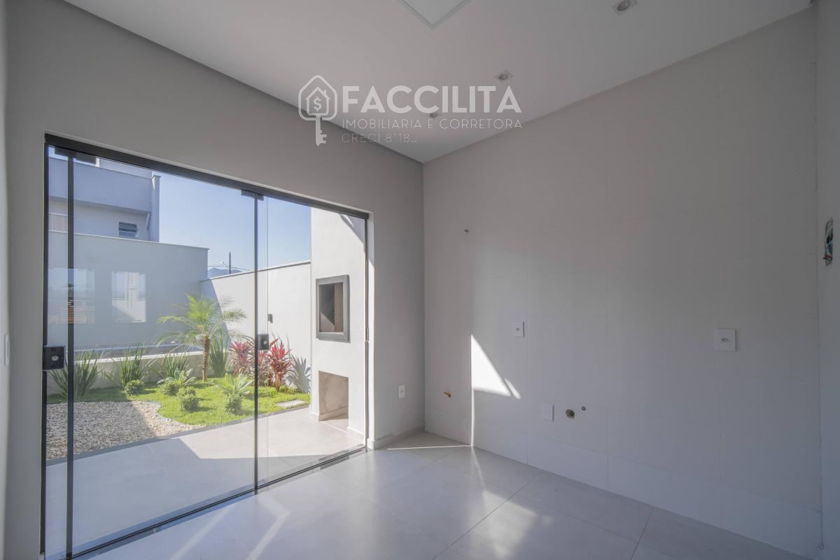  - Sobrado geminado à venda