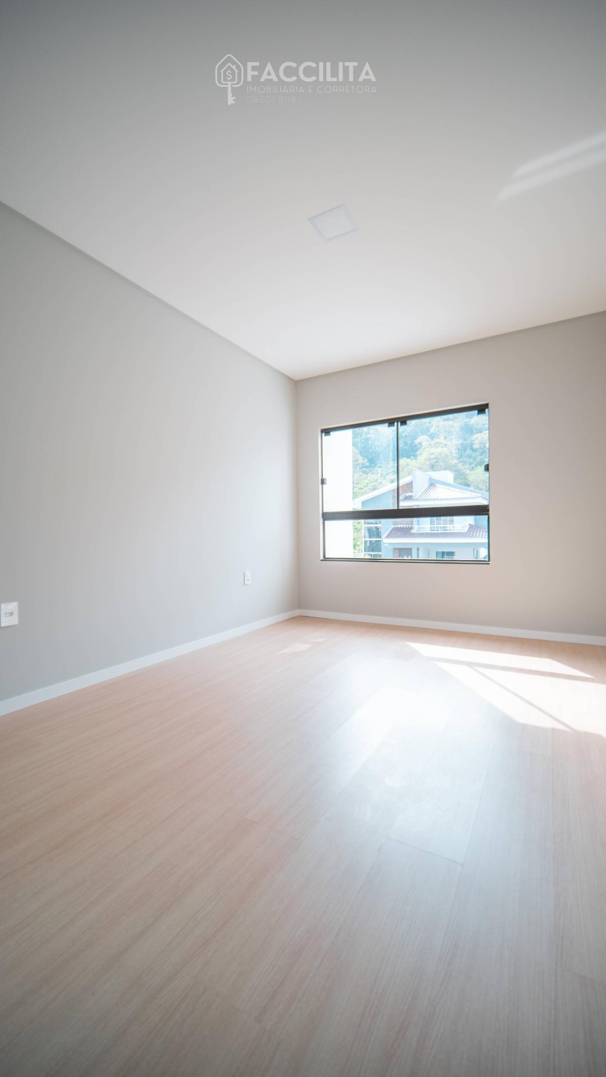 Casa geminada à venda com 3 quartos - ,