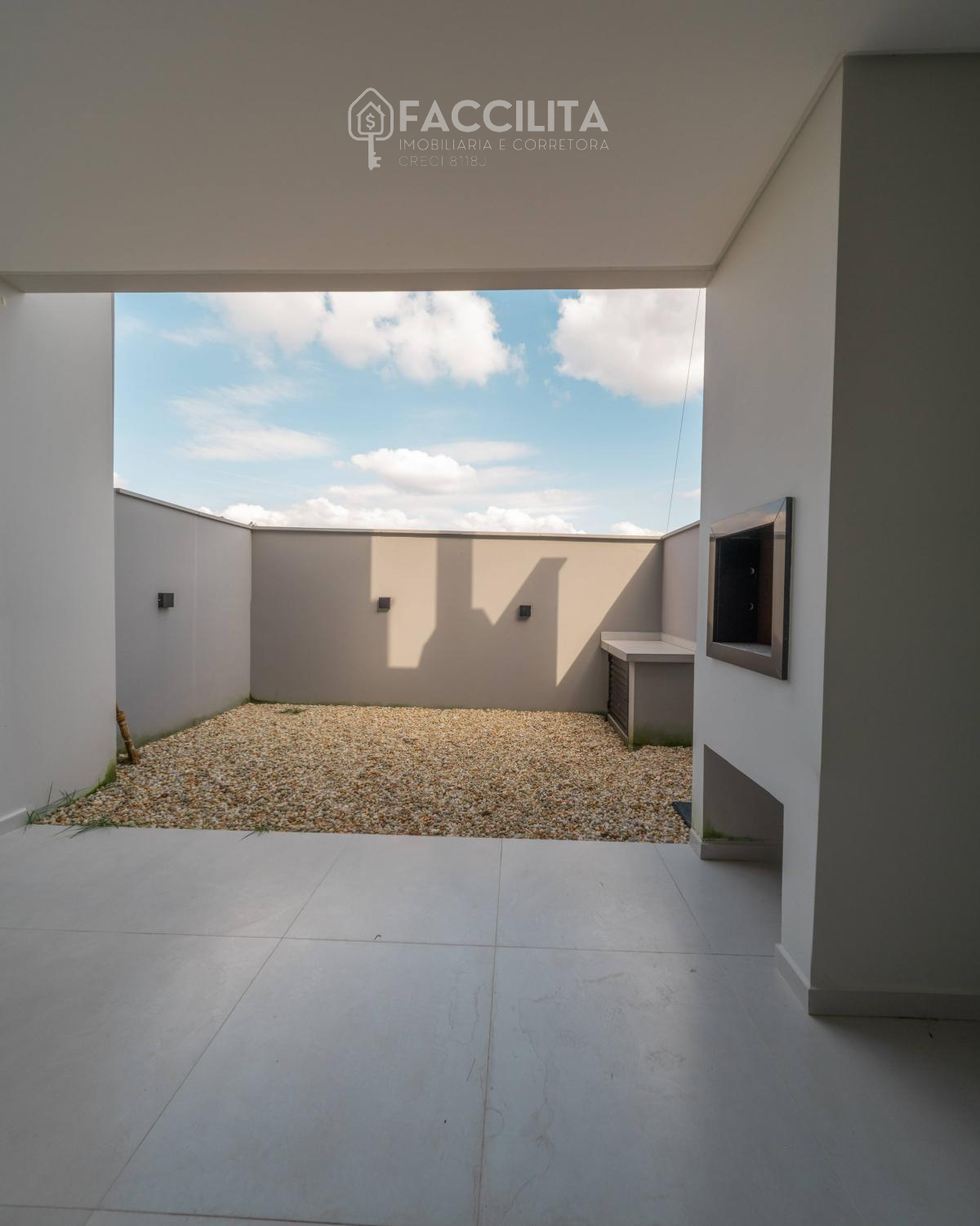 Casa geminada à venda com 3 quartos - ,